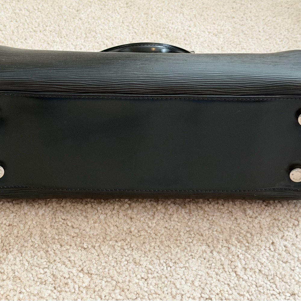 Louis Vuitton Black Electric Epi Brea MM - Picture 4 of 14